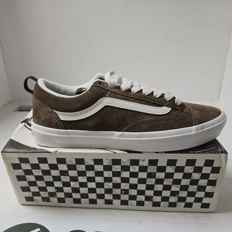 VANS OFF THE WALL SKATE OLD SCHOOL UK 11 BOXED