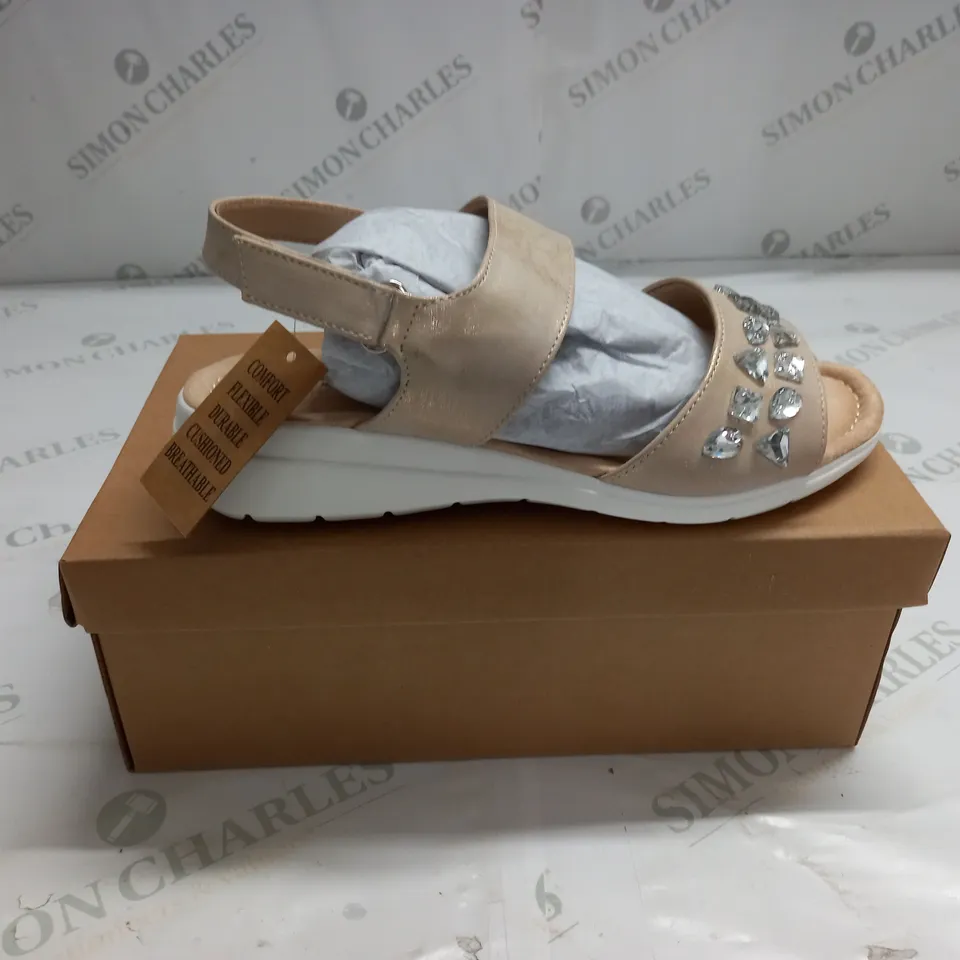 BOXED PAIR OF CUSHION-WALK EMBELLISHED STRAPPY SANDALS IN GOLD - 7