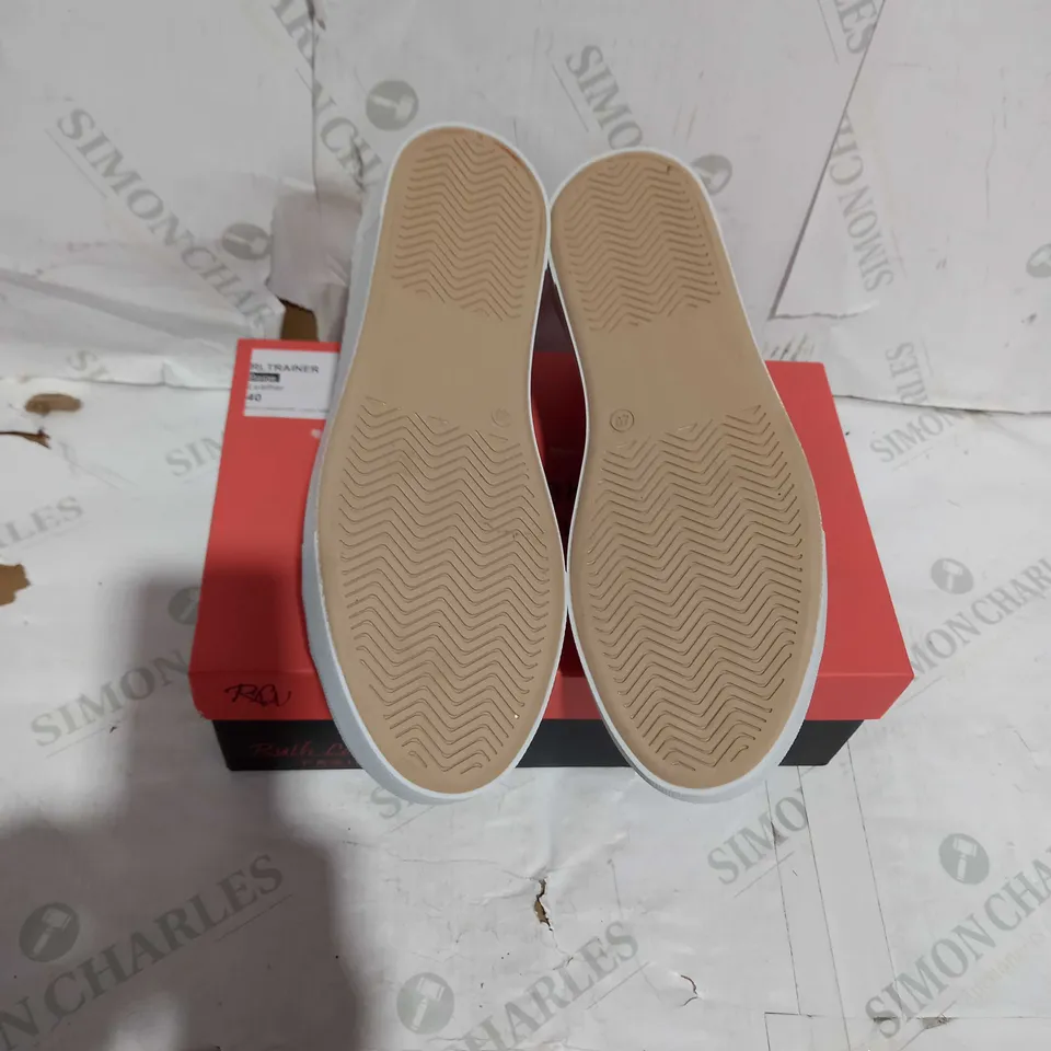 RUTH LANGSFORD FASHION BIEGE LEATHER TRAINER SIZE 7