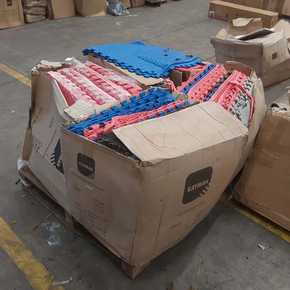 PALLET CONTAINING A LARGE ASSORTMENT OF EXERCISE TILES 
