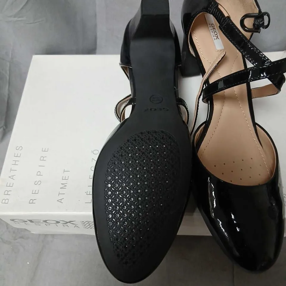 GEOX MARIE CLAIRE BLACK PATENT LEATHER HEELED SANDALS – UK 7 (EU 40) 
