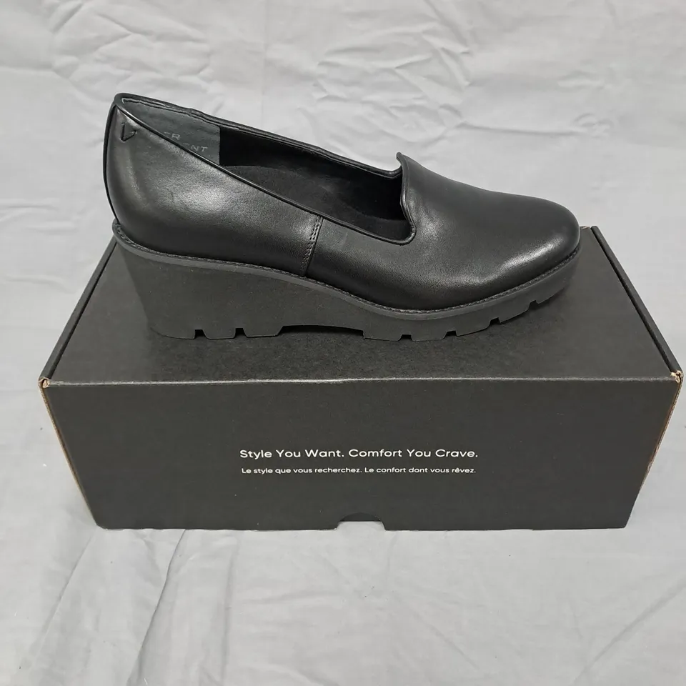 VIONIC WOMEN'S BLACK LEATHER SLIP-ON LOAFERS – BOXED - 7