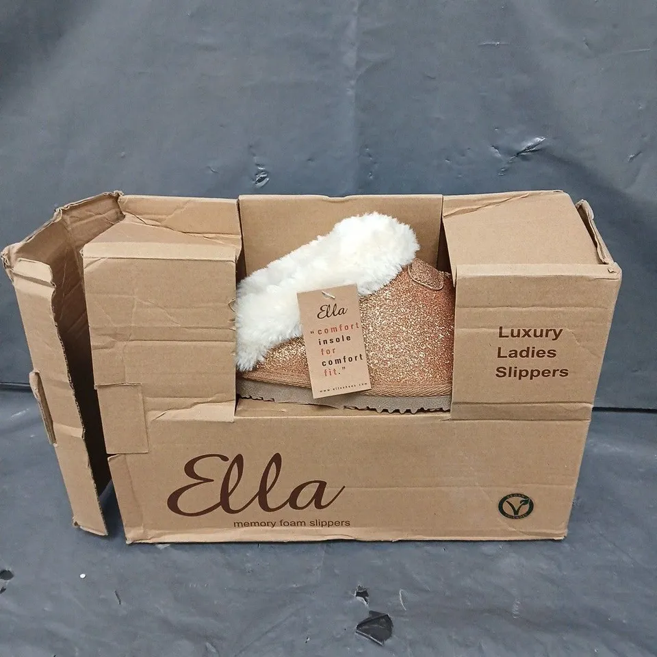 BOXED PAIR OF ELLA MEMORY FOAM SLIPPERS - 4