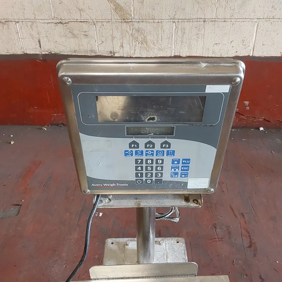 AVERY WEIGH-TRONIX PORTABLE SCALE
