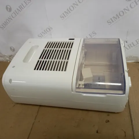 BLACK AND DECKER 2-LITRE DEHUMIDIFIER WITH AIR PURIFIER
