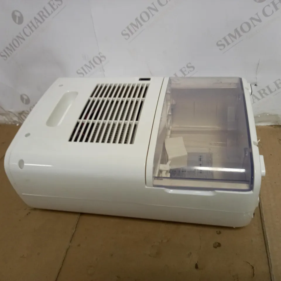 BLACK AND DECKER 2-LITRE DEHUMIDIFIER WITH AIR PURIFIER
