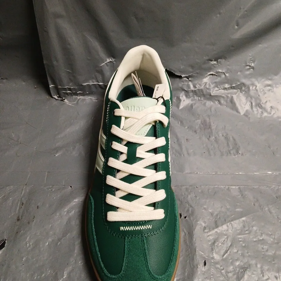 PAIR OF ORTHOLITE OFTEN TRAINERS IN GREEN - 11