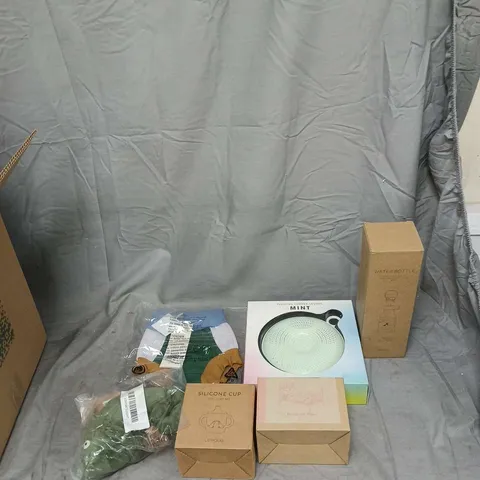 APPROXIMATELY 10 ITEMS OF VARIOUS HOME AND CHILDREN'S ITEMS  INCLUDING BRANDS SUCH AS SUNNY LIFE LIE WOOD AND MUSICAL PULL YET .