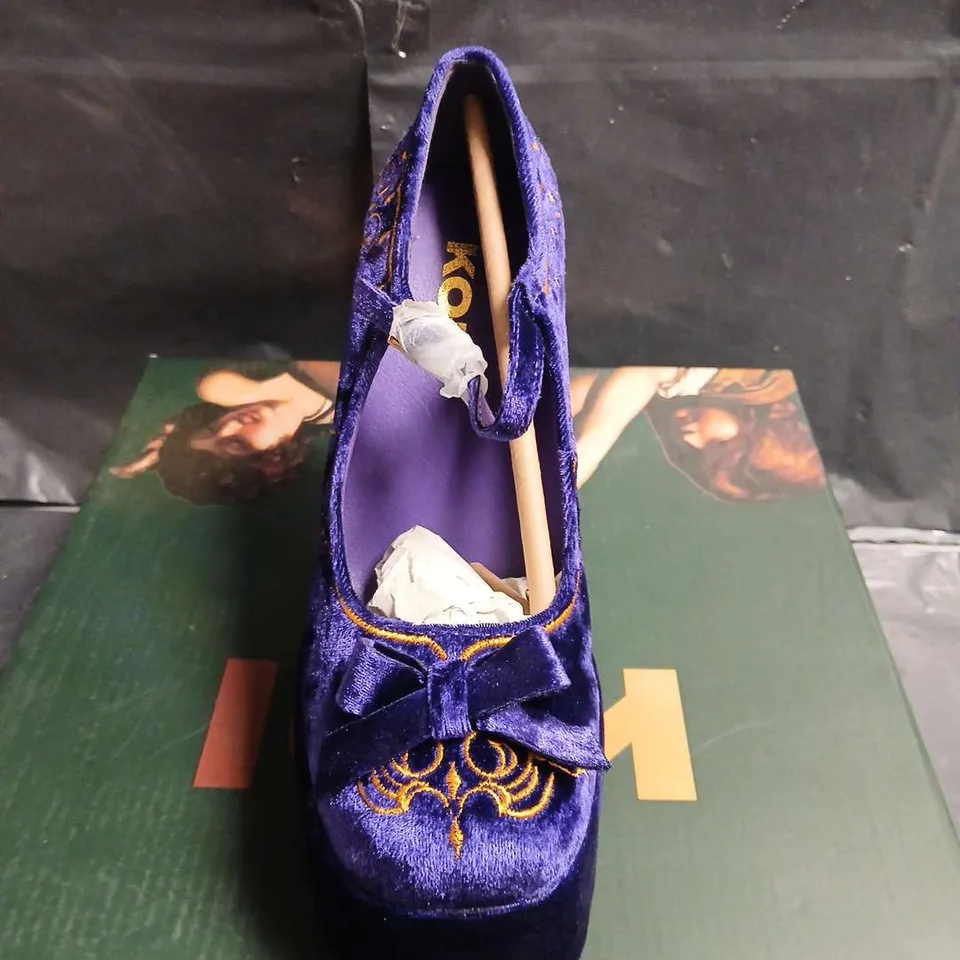 BOXED PAIR OF KOI ROYAL MANOR VELVET PLATFORM HEELS - PURPLE (UK 3)