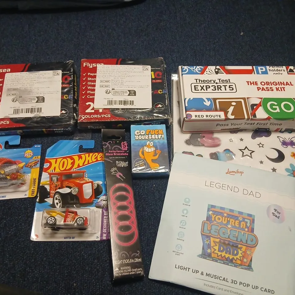 LARGE QUANTITY OF ASSORTED TOYS AND ACCESSORIES TO INCLUDE;GLITTER MARKERS, THEORY TEST THE ORIGINAL PASS KIT, HOTWHEELS CARS AND GLOW BRACELETS