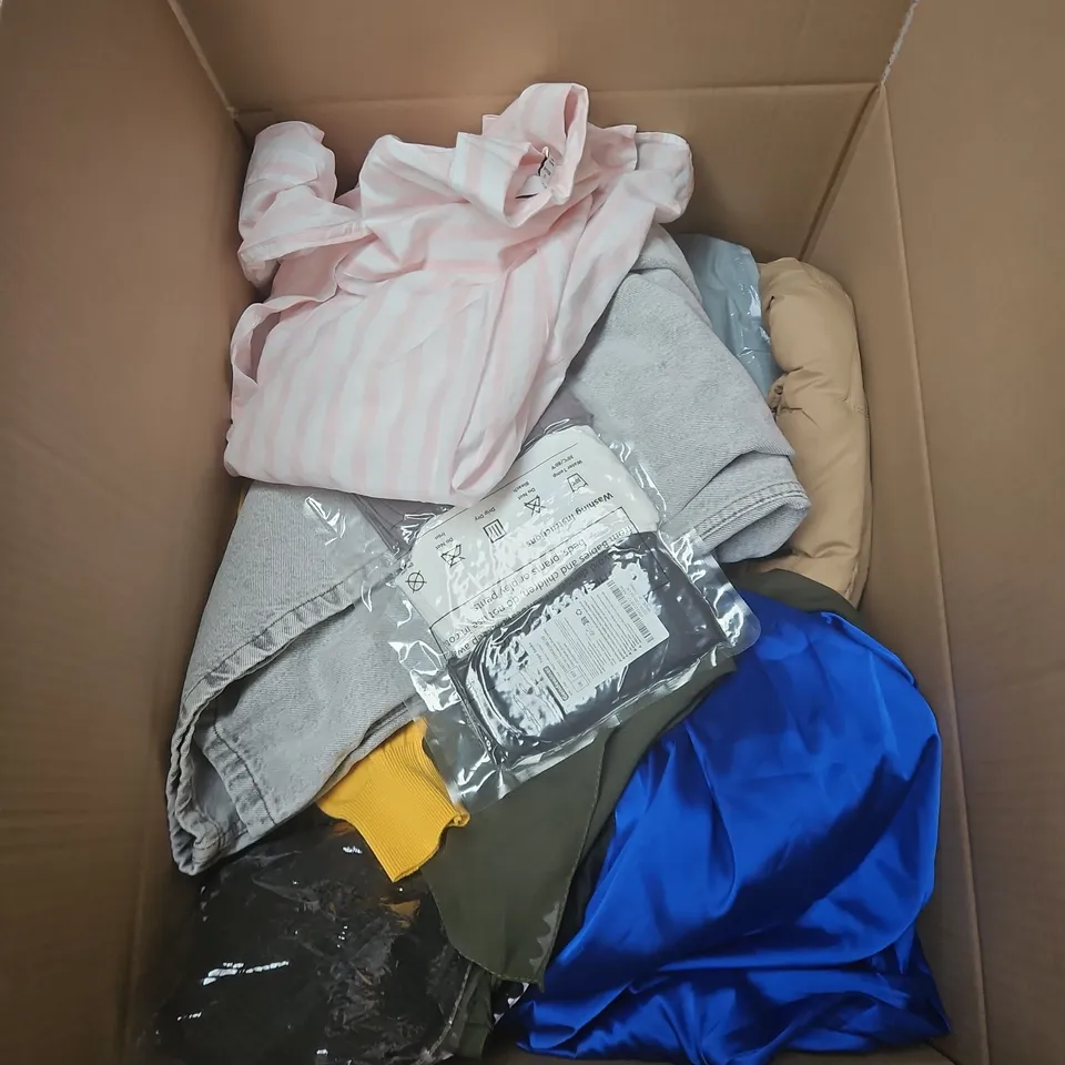 BOX OF APPROXIMATELY 20 ASSORTED CLOTHING ITEMS TO INCLUDE JEANS, YELLOW BUTTON UP, M & S PINK STRIPE SHIRT, SOCKS ETC