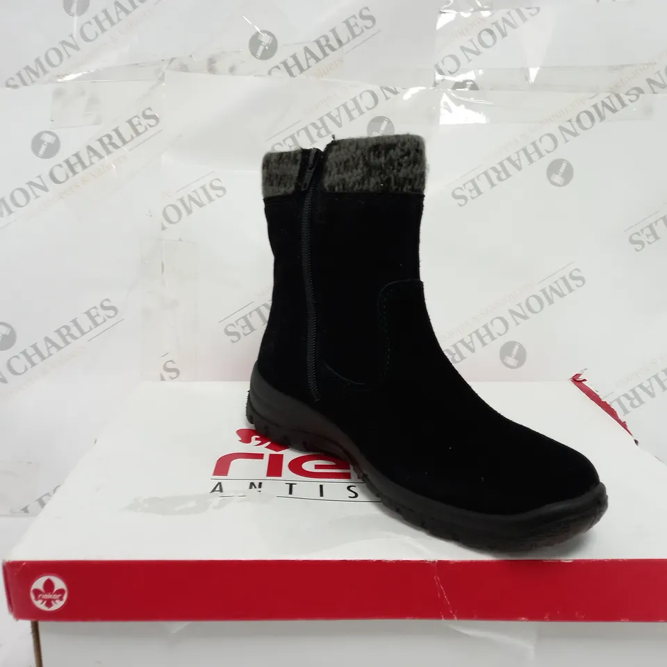 BOXED RIEKER WATER RESISTANT BOOTS, BLACK - SIZE 4 
