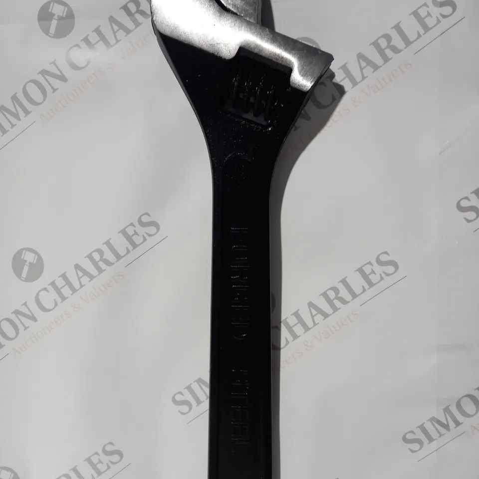 ADJUSTABLE SPANNER