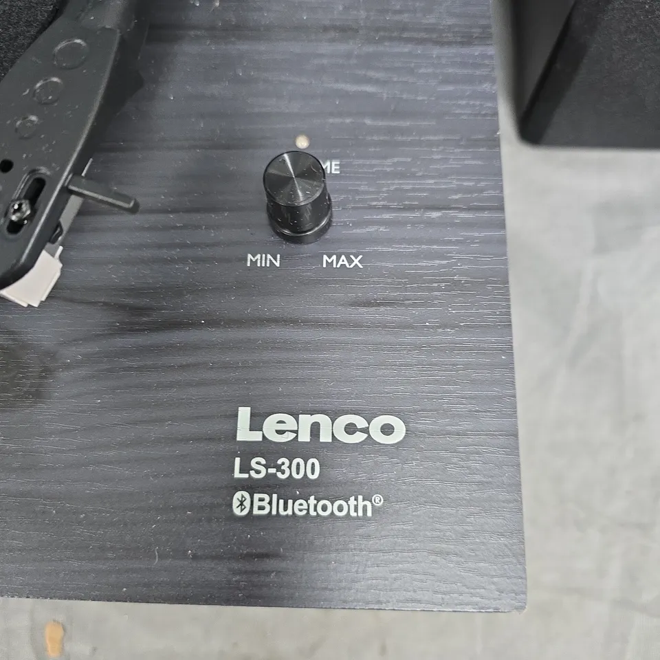 LENCO LS-300 BLUETOOTH TURNTABLE WITH TWO EXTERNAL SPEAKERS – WOODGRAIN FINISH