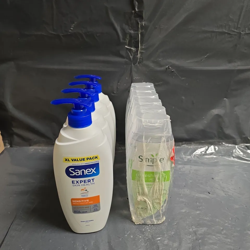LOT OF APPROXIMATELY 10 BOTTLES OF SIMPLE SHOWER GEL 450ML X 6 AND SANEX SHOWER CREAM 720ML X 4 