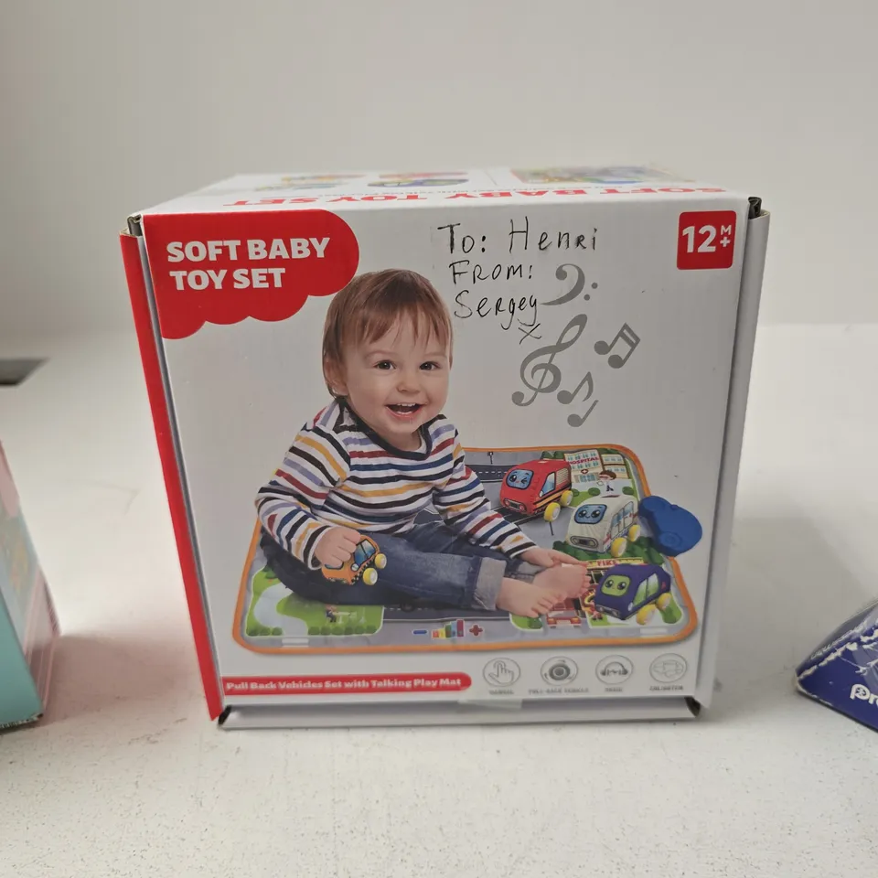 BOX OF APPROXIMATELY 15 ASSORTED TOYS INCLUDING LITTLE TOWN PARAMEDIC DRESS UP VEST , SOFT BABY TOY SET AND TRI OMINOS 
