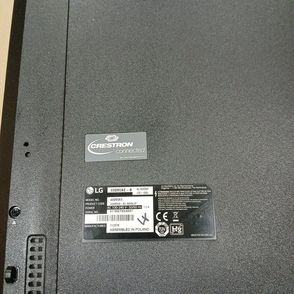 LG 49SM5KE-B 49-INCH PROFESSIONAL SIGNAGE DISPLAY BOXED. NO POWER SUPPLY OR ACCESSORIES.
