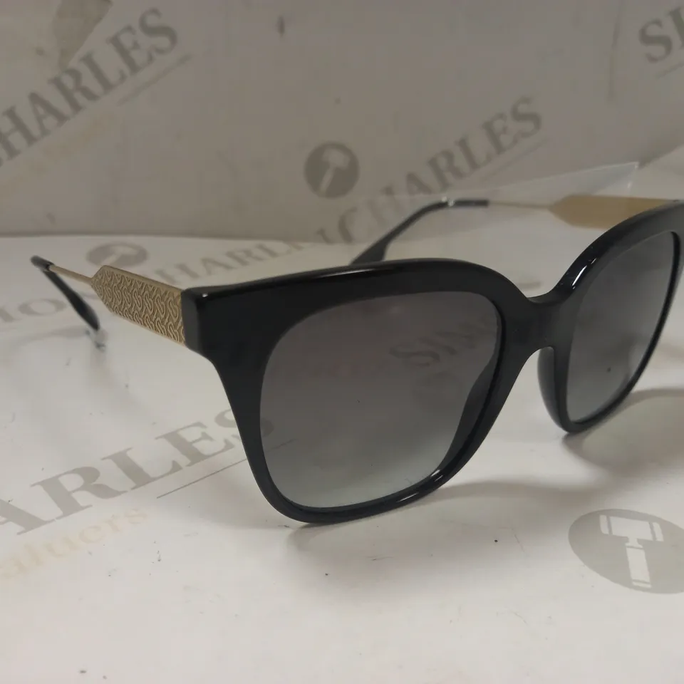 BURBERRY DELILAH SQUARE SUNGLASSES RRP £130