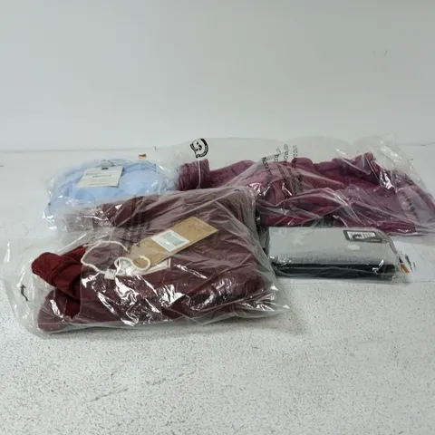 BOX OF APPROXIMATELY 25 ASSORTED CLOTHING ITEMS TO INCLUDE ANAMOR, SOUL STAR ETC