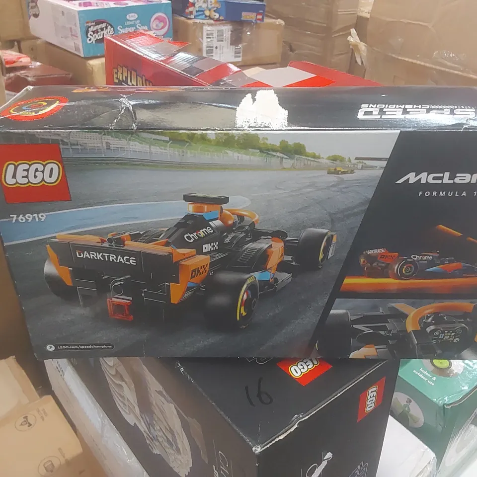 BOXED LEGO SPEED CHAMPION 2023 MCLAREN F1 RACE CAR - 76919