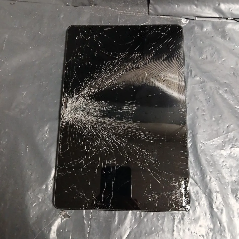 SAMSUNG TAB A9+ SM-X216B - GREY, CRACKED SCREEN