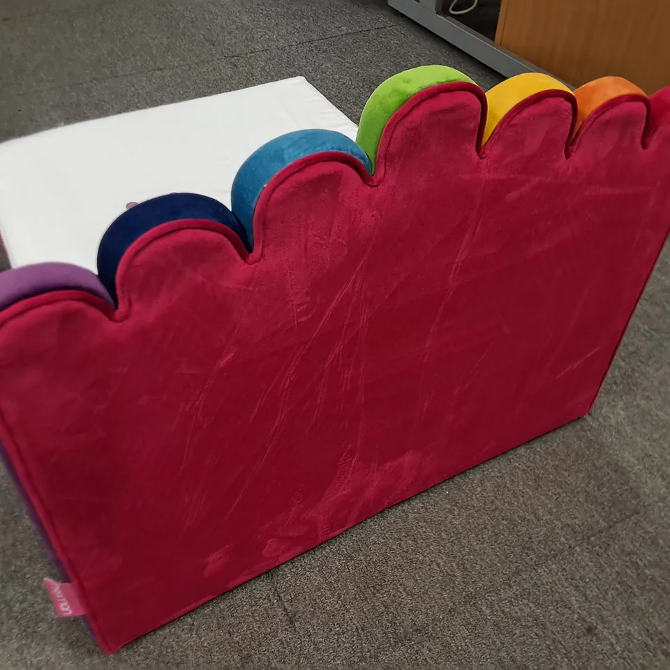 UNBOXED HOOMAN LUXURY DESIGNER DOG BED WITH HEADBOARD IN MULTI
