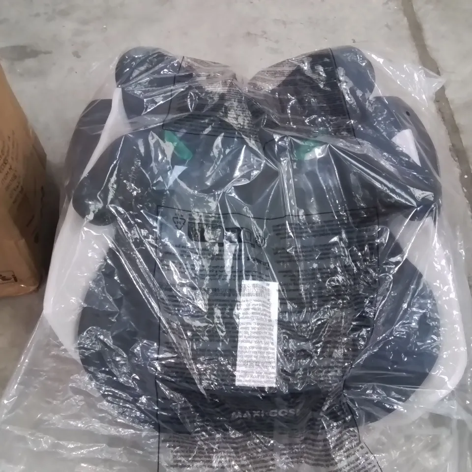 BOXED MAXI-COSI RODIFIX I-SIZE COLLECTION CAR SEAT 