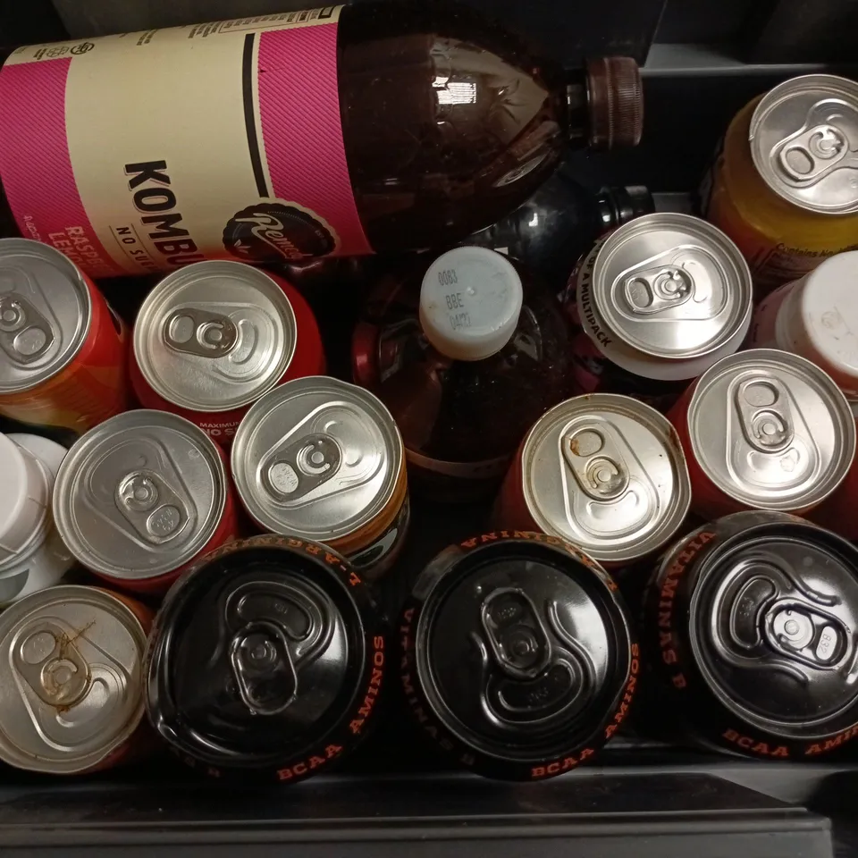APPROXIMATELY 20 ASSORTED DRINKS TO INCLUDE REIGN ORANGE DREAMSICLE, REMEDY KOMBUCHA RASOBERRY LEMONADE, J20, ETC, ETC - COLLECTION ONLY