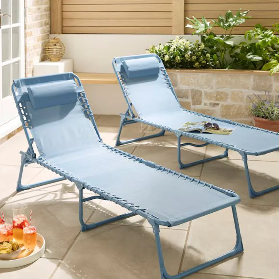 BOXED PAIR OF ZERO GRAVITY SUNLOUNGERS - BLUE 