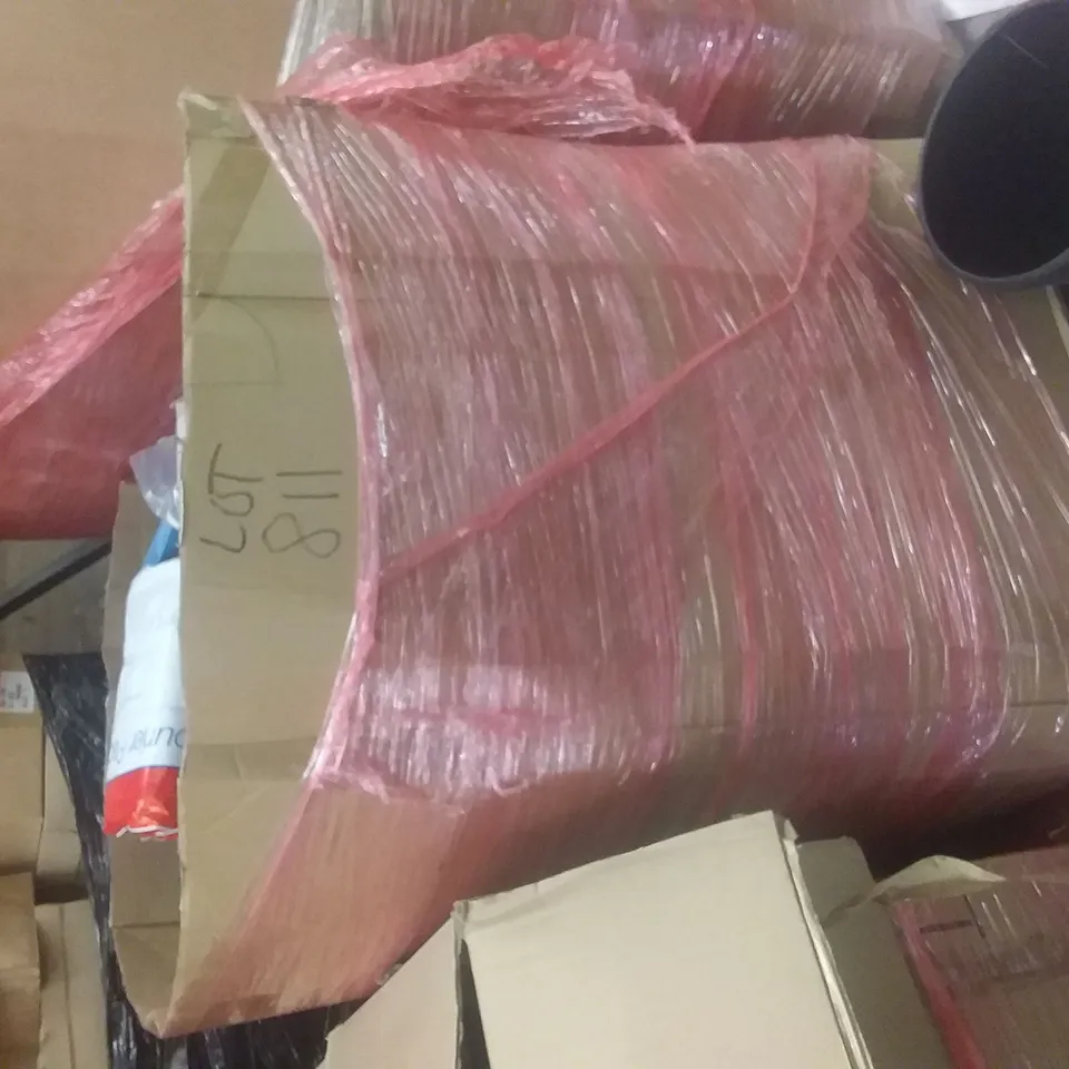 PALLET OF ASSORTED ITEMS TO INCLUDE: FULL YEARPLANNER, ITALIAN GRATED CHEESE, MATTS ETC
