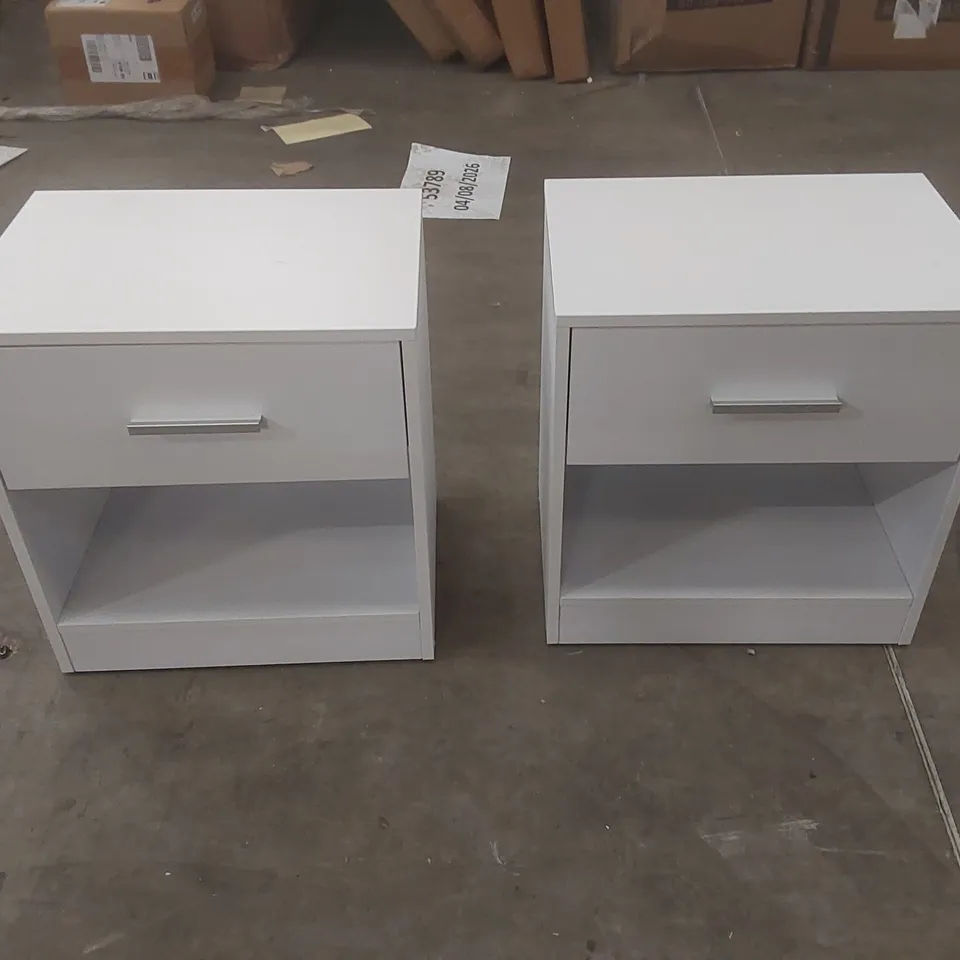 SET OF 2 1-DRAWER BEDSIDE TABLES