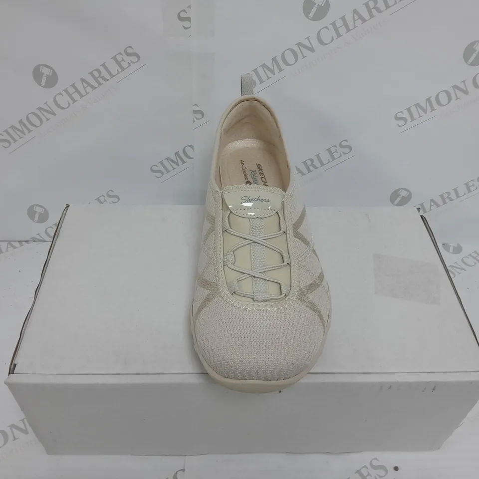 SKETCHERS BREATHE EASY TRAINER - NATURAL SIZE UK 7