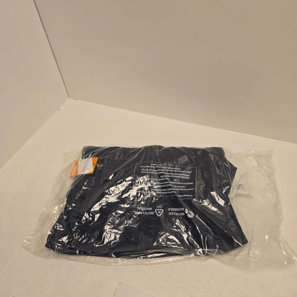 BOX OF APPROXIMATELY 15 ASSORTED BRAND NEW REGATTA ITEMS TO INCLUDE: FLOREO 4 FLEECE 