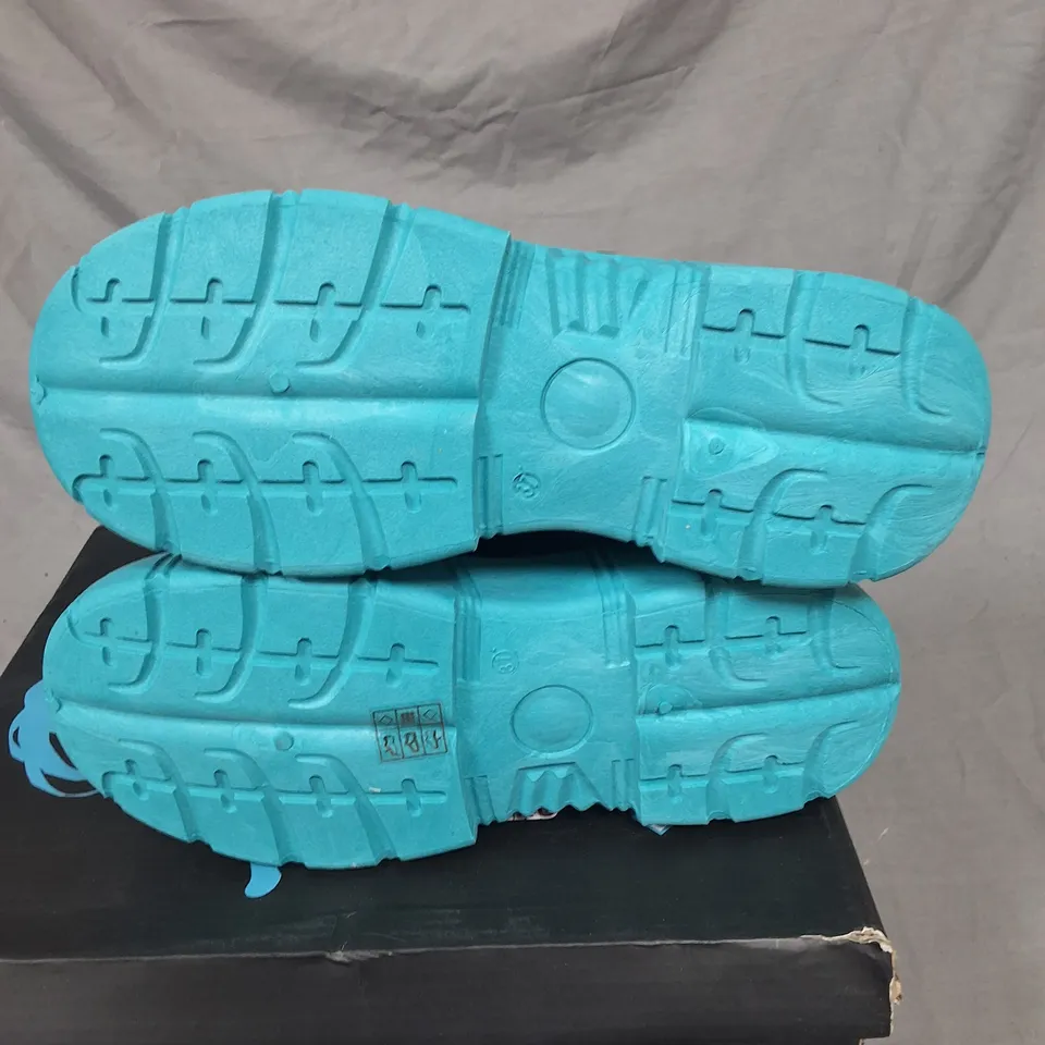 BOXED KOI HATSUNE MIKU ANDROID CHUNKY TRAINERS IN BLACK - UK4