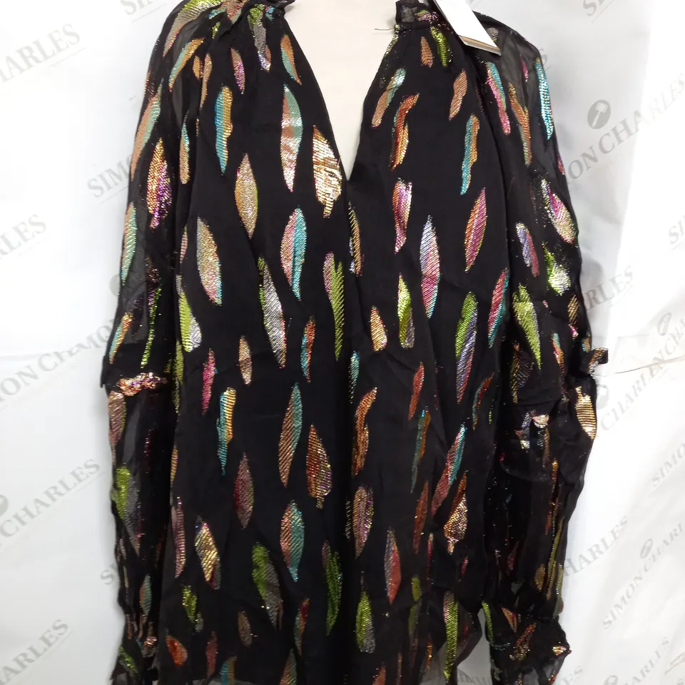 MONSOON V-NECK LIGHTWEIGHT TOP IN BLACK WITH LEAF DESIGN - LARGE