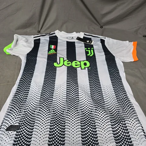JUVENTUS X PALACE FOOTBALL TOP SIZE 2XL