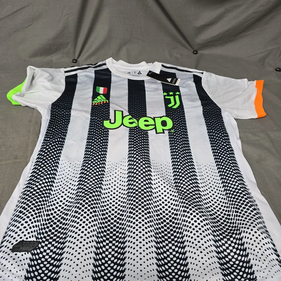 JUVENTUS X PALACE FOOTBALL TOP SIZE 2XL