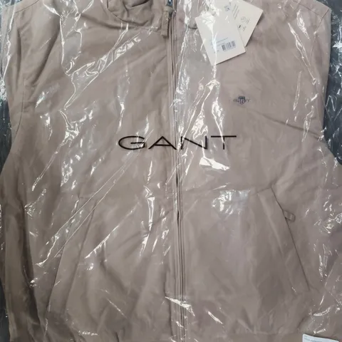 BAGGED GANT PADDED HAMPSHIRE JACKET IN CONCRETE BEIGE SIZE XXL