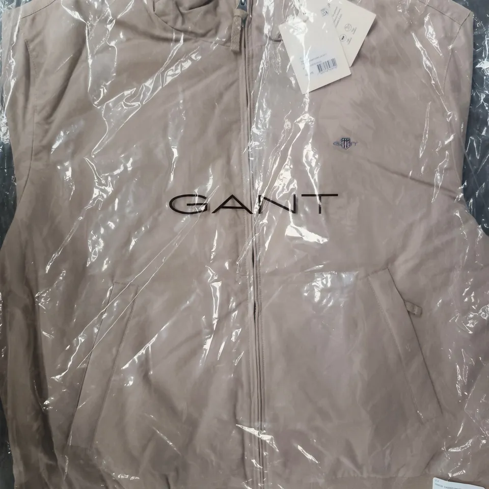 BAGGED GANT PADDED HAMPSHIRE JACKET IN CONCRETE BEIGE SIZE XXL