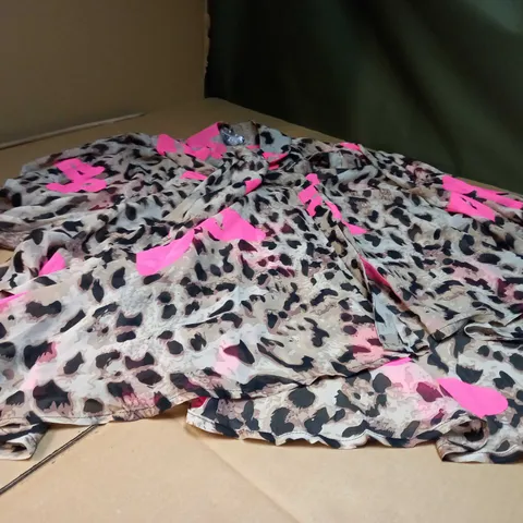 FRANK USHER LIGHT FLOWING ANIMAL PRINT/PINK DETAILED SHIRT 