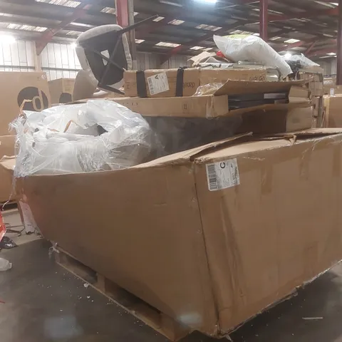 PALLET CONTAINING A LARGE QUANTITY OF ASSORTED DANETTI FURNITURE PARTS 