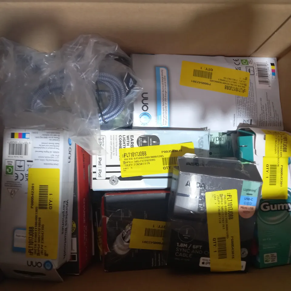 LOT OF APPROXIMATELY 20 ASSORTED HOUSEHOLD ITEMS TO INCLUDE ASDA TECH SYNC AND CHARGE CABLE, MIXX STREAMBUDS AX TRUE WIRELESS EARBUDS, ASDA TECH TRUE WIRELESS EARBUDS, ETC