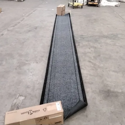 QUALITY DESIGNER LONG RUNNER RUG - APPROXIMATELY 535 x 67cm