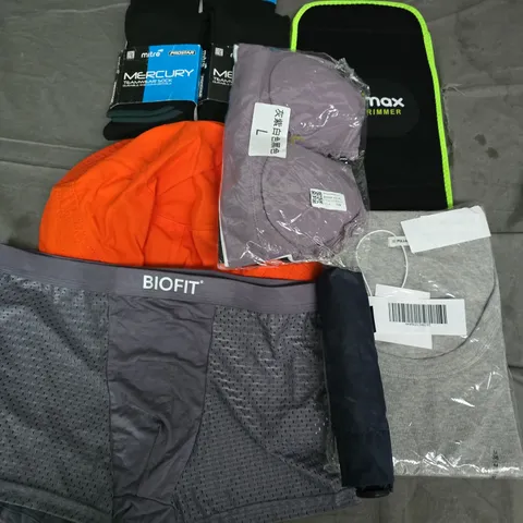 APPROXIMATELY 35 ASSORTED CLOTHING ITEMS IN VARIOUS SIZES, STYLES & COLOURS TO INCLUDE MITRE TEAMWEAR SOCKS, BRAS, BOXERS, TOPS, ETC