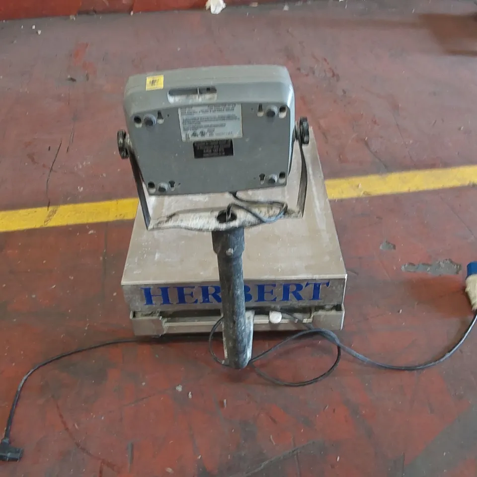 HERBERT BPS 700 SERIES PORTABLE SCALES WITH STAINLESS STEEL WEIGHING PLATFORM