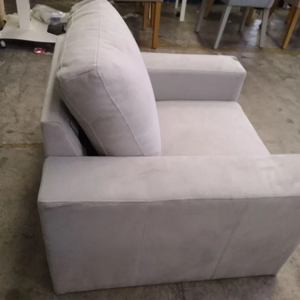 QUALITY DESIGNER ARMCHAIR - LIGHT GREY FABRIC 