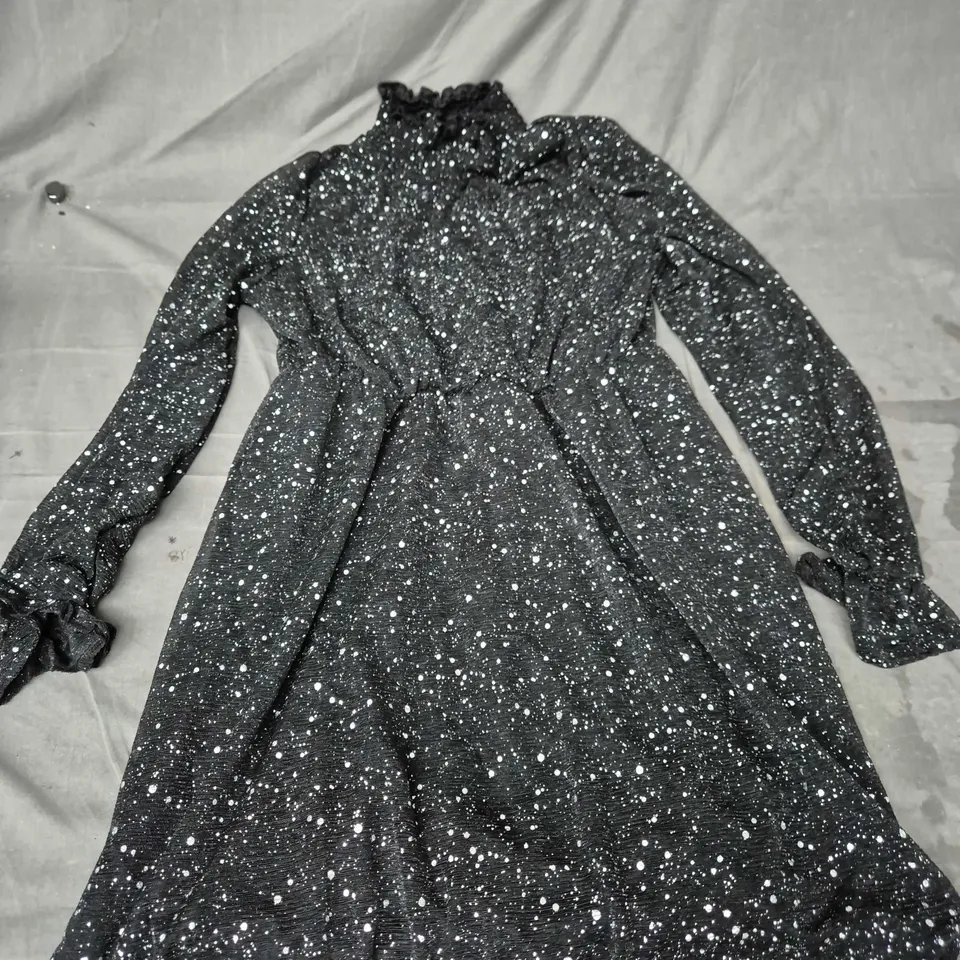 Women's speckled black long-sleeve dress – cinched waist 