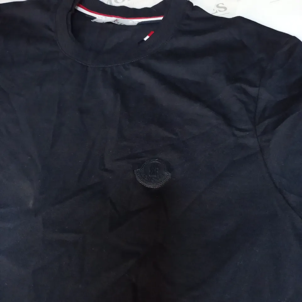 MONCLER CASUAL T-SHIRT IN NAVY SIZE L