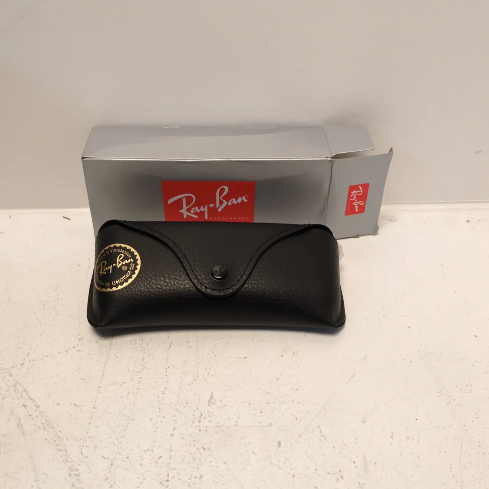 RAY-BAN SUNGLASSES – POLARIZED, TORTOIS(ES)HELL WAYFARER STYLE