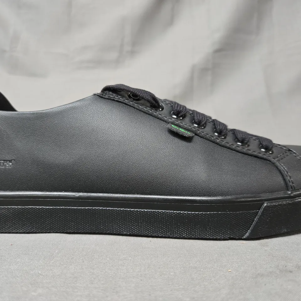 BOXED PAIR OF KICKERS SHOES IN BLACK EU SIZE 39